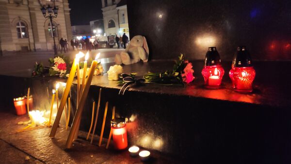 Novosađani pale sveće u čast Đorđa Balaševića - Sputnik Srbija