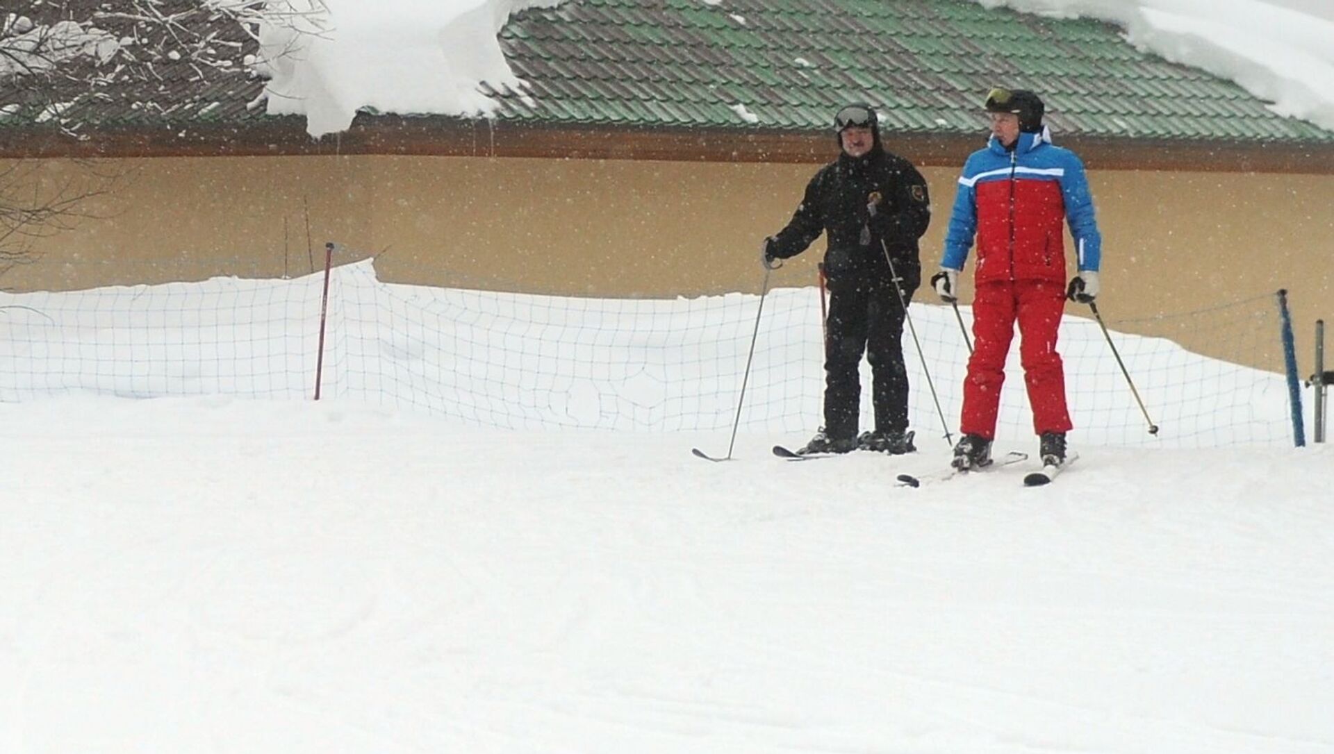 Председници Белорусије и Русије, Александар Лукашенко и Владимир Путин, на скијању у Красној Пољани - Sputnik Србија, 1920, 22.02.2021