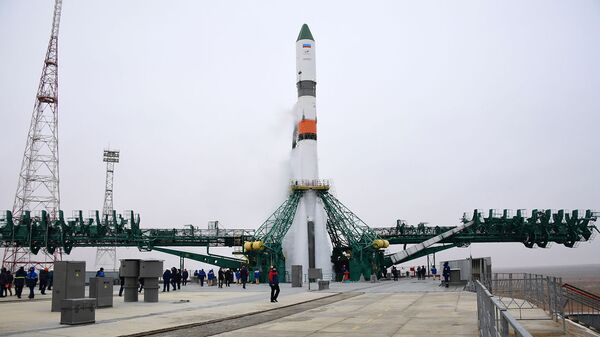 Припрема за лансирање ракете-носача Сојуз 2.1а са космодрома Бајконур - Sputnik Србија