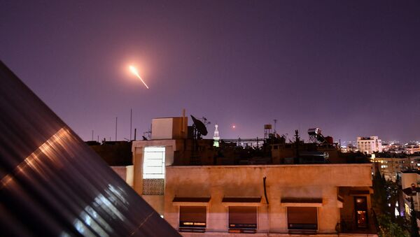Presretanje izraelskih raketa iznad Damaska - Sputnik Srbija