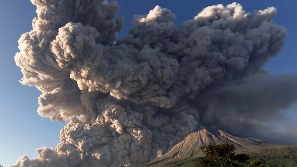 Vulkan Sinabung u Indoneziji - Sputnik Srbija