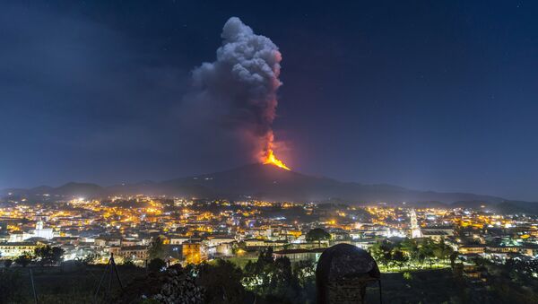 Ерупција вулкана Етна на Сицијили - Sputnik Србија