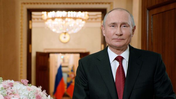 Vladimir Putin čestitao ženama 8. mart - Sputnik Srbija