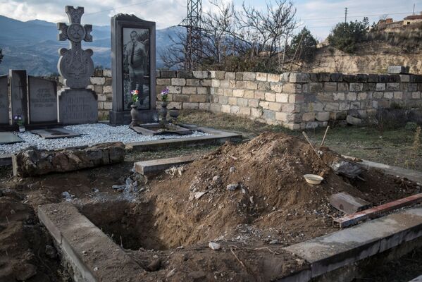 Groblje u gradu Lačin, Nagorni Karabah - Sputnik Srbija