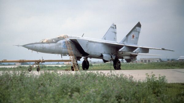 Совјетски ловац-пресретач МиГ-25 - Sputnik Србија
