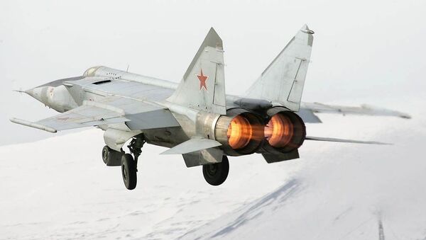 Sovjetski lovac-presretač MiG-25RBS - Sputnik Srbija