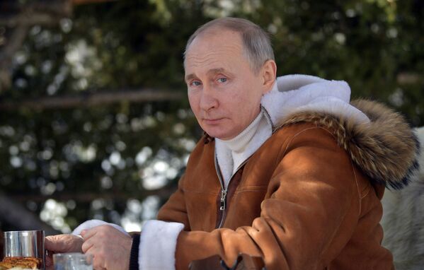 Da Putin voli retke slobodne dane da provodi u divljojprirodi, poznato je odavno. - Sputnik Srbija