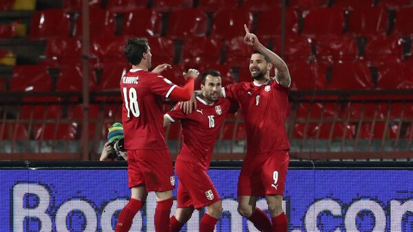 Vlahović, Gajić i Mitrović slave gol Srbije protiv Irske - Sputnik Srbija