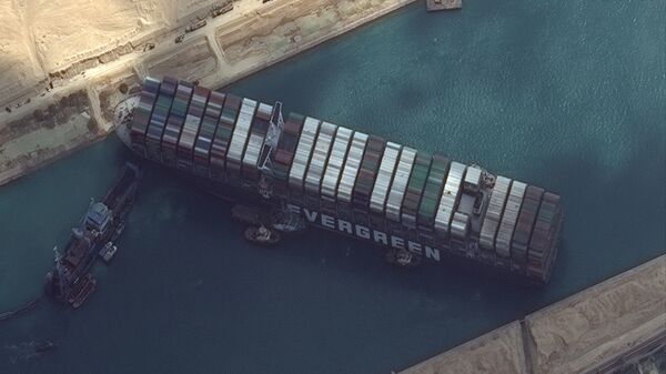 Брод Евер гивен насукан у Суецком каналу - Sputnik Србија