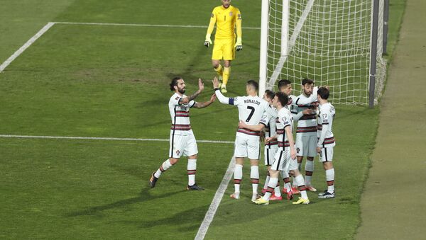 Фудбалери Португалије славе гол против Србије - Sputnik Србија