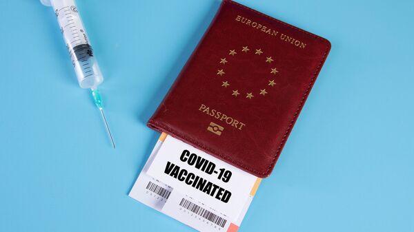 Pasoš i potvrda o vakcinaciji - Sputnik Srbija