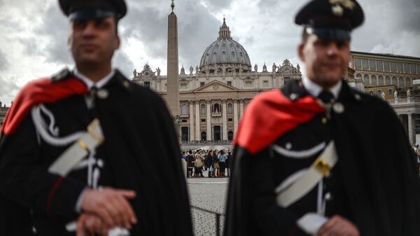 Italijanski karabinijeri na Trgu Svetog Petra u Vatikanu - Sputnik Srbija