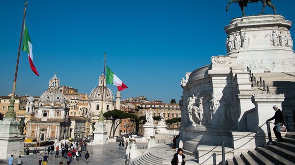 Zastave Italije na Trgu Venecija u Rimu - Sputnik Srbija