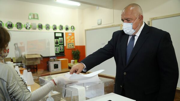 Бугарски премијер Бојко Борисов гласа на парламентарним изборима у Софији. - Sputnik Србија
