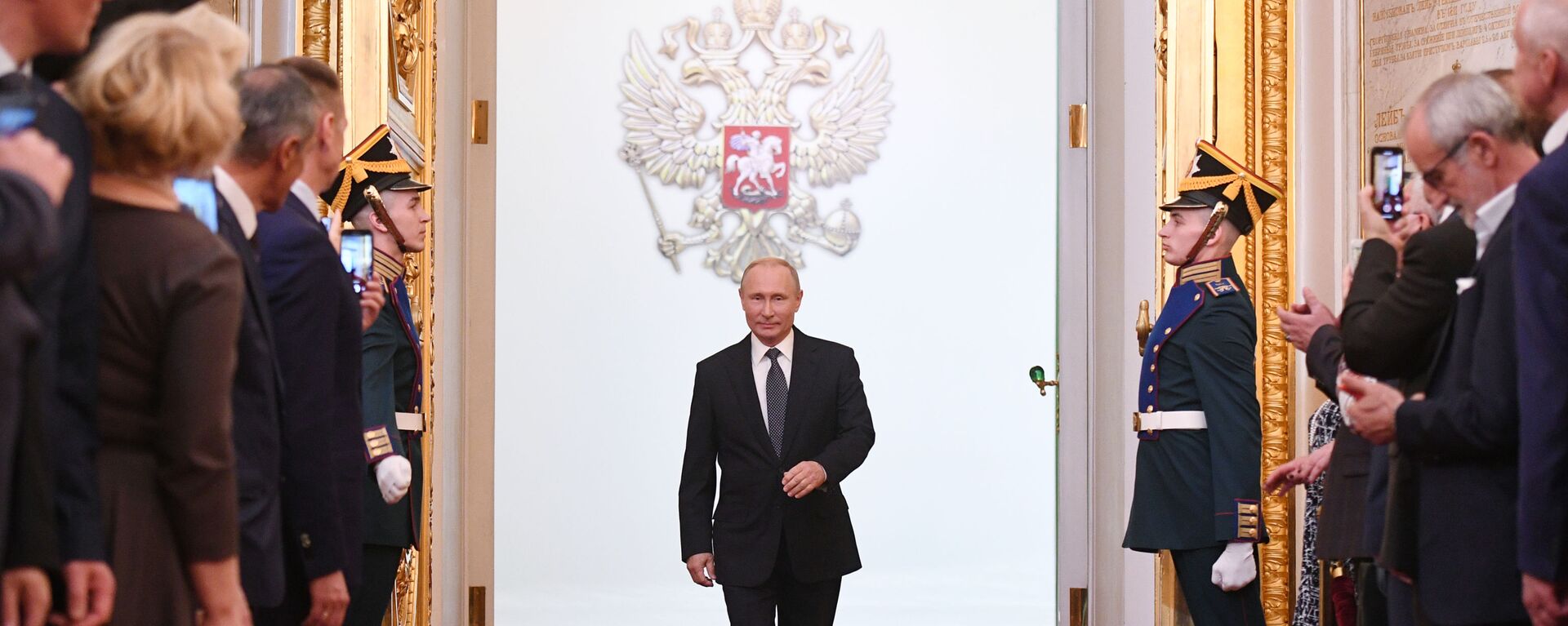 Председник Русије Владимир Путин на церемонији инаугурације у Кремљу - Sputnik Србија, 1920, 27.05.2021
