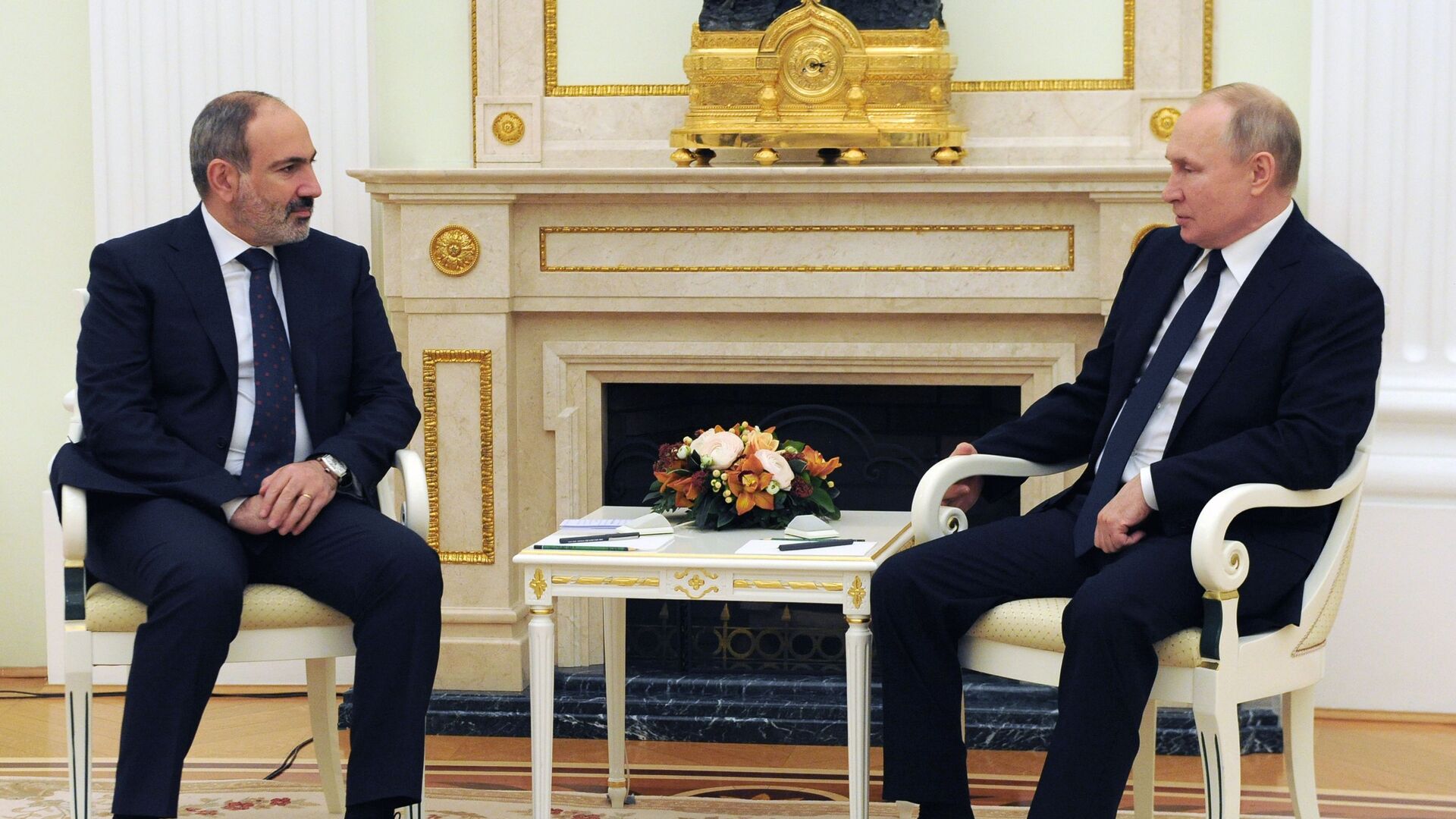 Premijer Jermenije Nikol Pašinjan i predsednik Rusije Vladimir Putin na sastanku u Moskvi - Sputnik Srbija, 1920, 07.04.2021