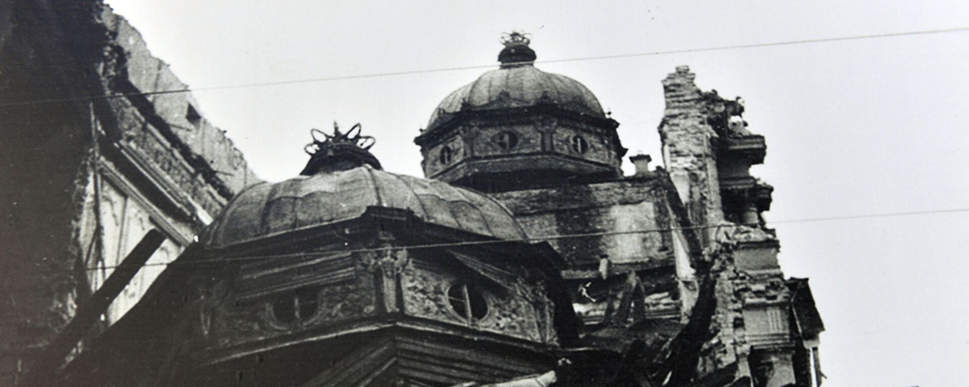  Bombardovanje Beograda 6. april 1941- fotografija sa izložbe „Obeležavanje 6. aprila 1941. - 80 godina od bombardovanja Beograda” - Sputnik Srbija, 1920, 06.04.2023