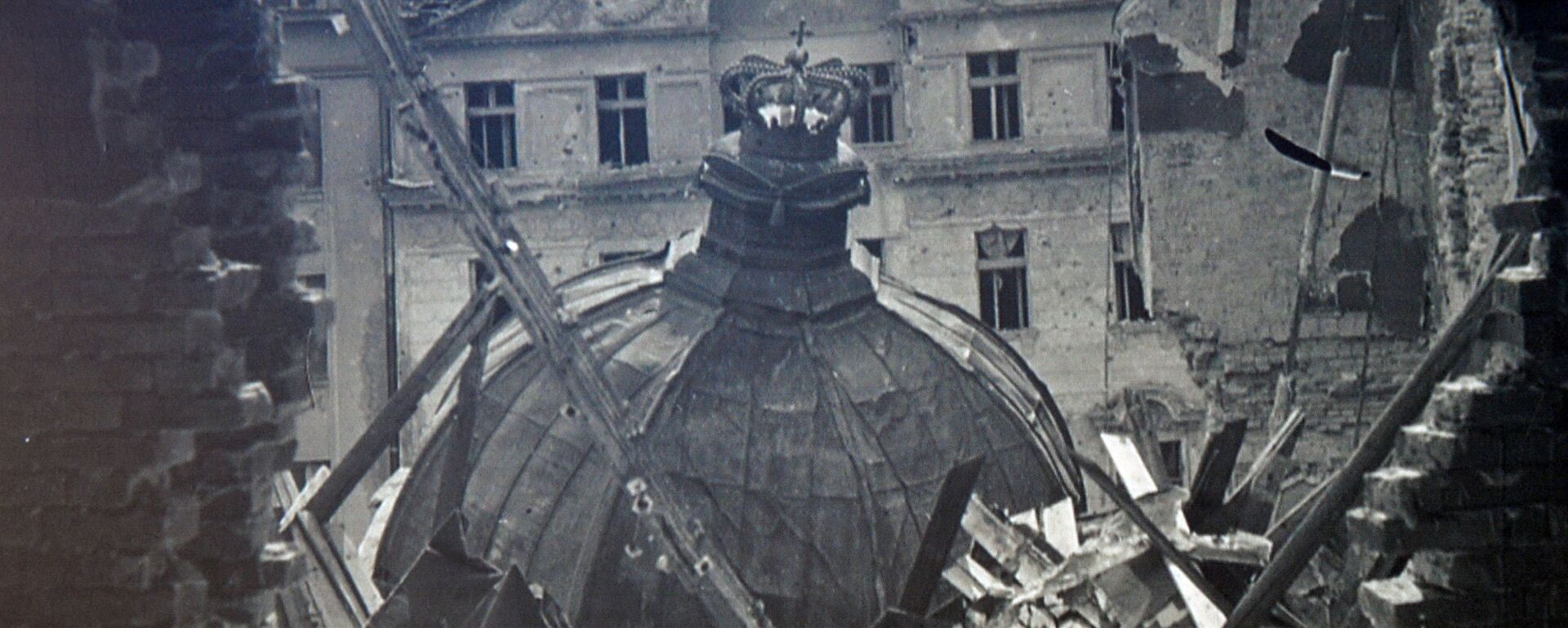  Bombardovanje Beograda 6. april 1941- fotografija sa izložbe „Obeležavanje 6. aprila 1941. - 80 godina od bombardovanja Beograda” - Sputnik Srbija, 1920, 06.04.2025