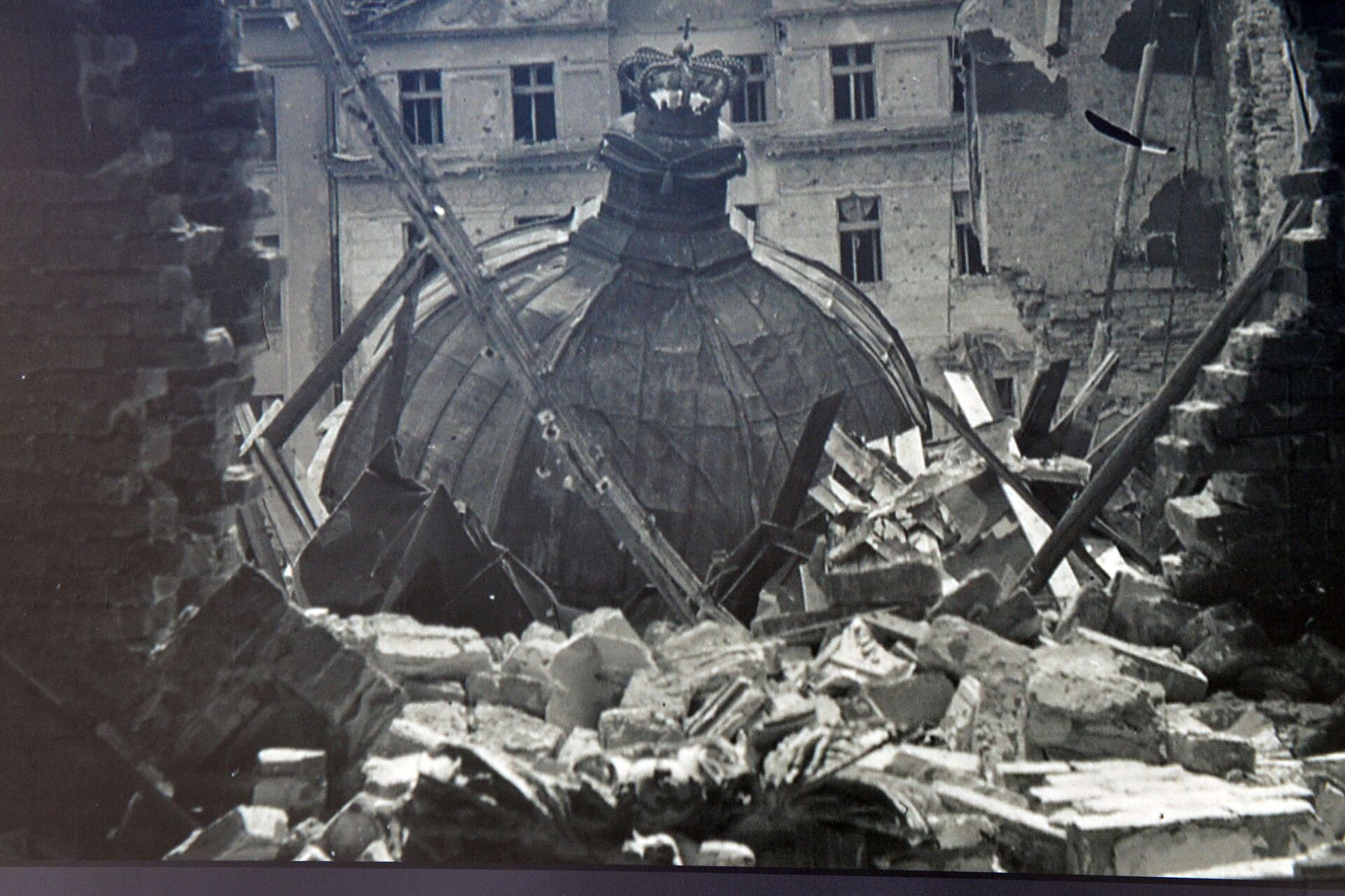 Bombardovanje Beograda 6. april 1941- fotografija sa izložbe „Obeležavanje 6. aprila 1941. - 80 godina od bombardovanja Beograda” Bombardovanje Beograda 6. april 1941- fotografija sa izložbe „Obeležavanje 6. aprila 1941. - 80 godina od bombardovanja Beograda” - Sputnik Srbija, 1920, 18.04.2025