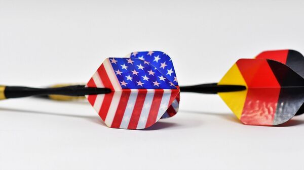 Pikado strelice sa motivima američke i nemačke zastave - Sputnik Srbija