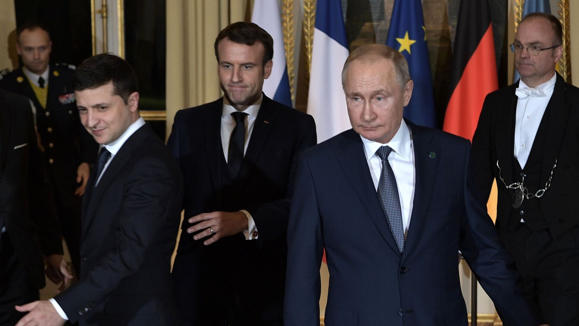 Predsednici Ukrajine, Francuske i Rusije, Vladimir Zelenski, Emanuel Makron i Vladimir Putin, na sastanku normandijske četvorke u Parizu - Sputnik Srbija, 1920, 26.04.2021