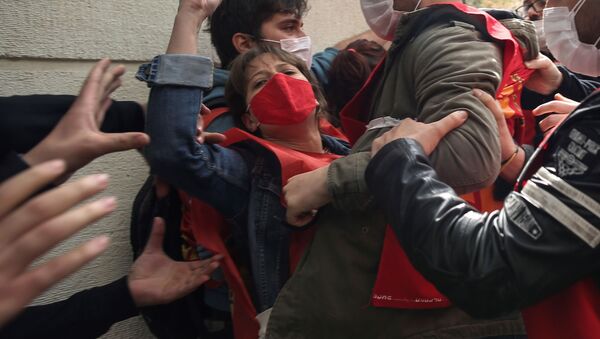 Hapšenja tokom prvomajskog protesta u Istanbulu - Sputnik Srbija