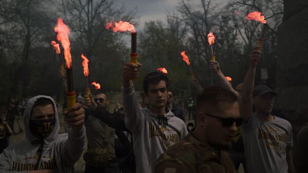 Pripadnici ukrajinskih nacionalističkih pokreta marširaju na godišnjicu tragedije u Odesi - Sputnik Srbija
