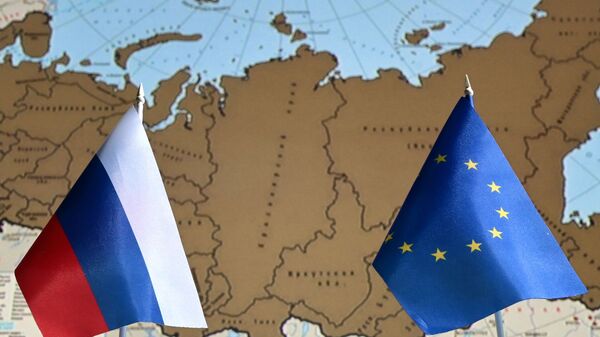 Заставе Русије и Европске уније - Sputnik Србија