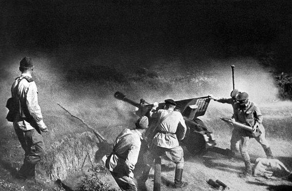 Artiljerijska jedinica tokom borbe, Severni Kavkaz, 1943. godina - Sputnik Srbija