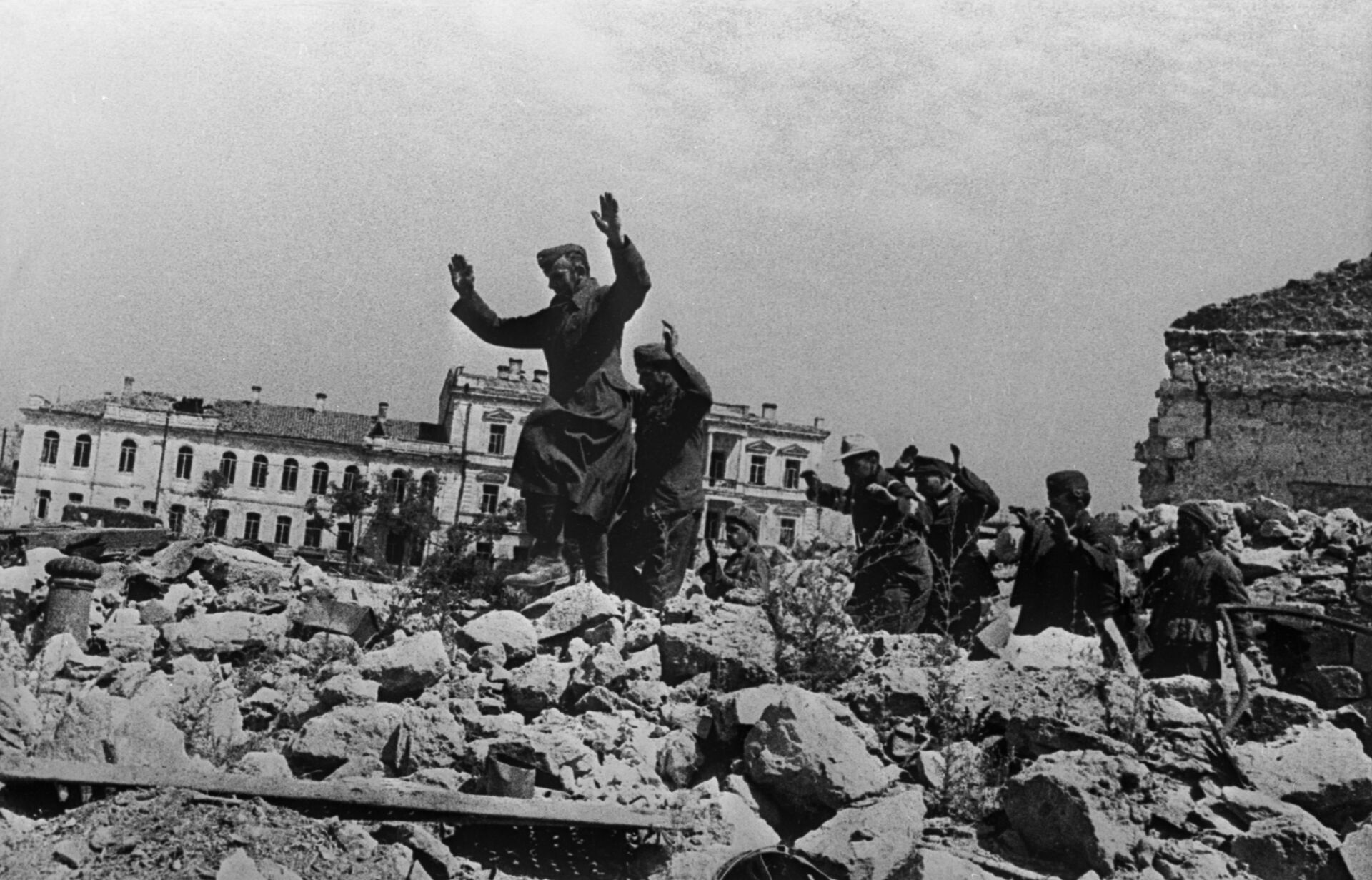 Заробљени Немци на рушевинама у Севастопољу, 1942. година - Sputnik Србија, 1920, 13.07.2021
