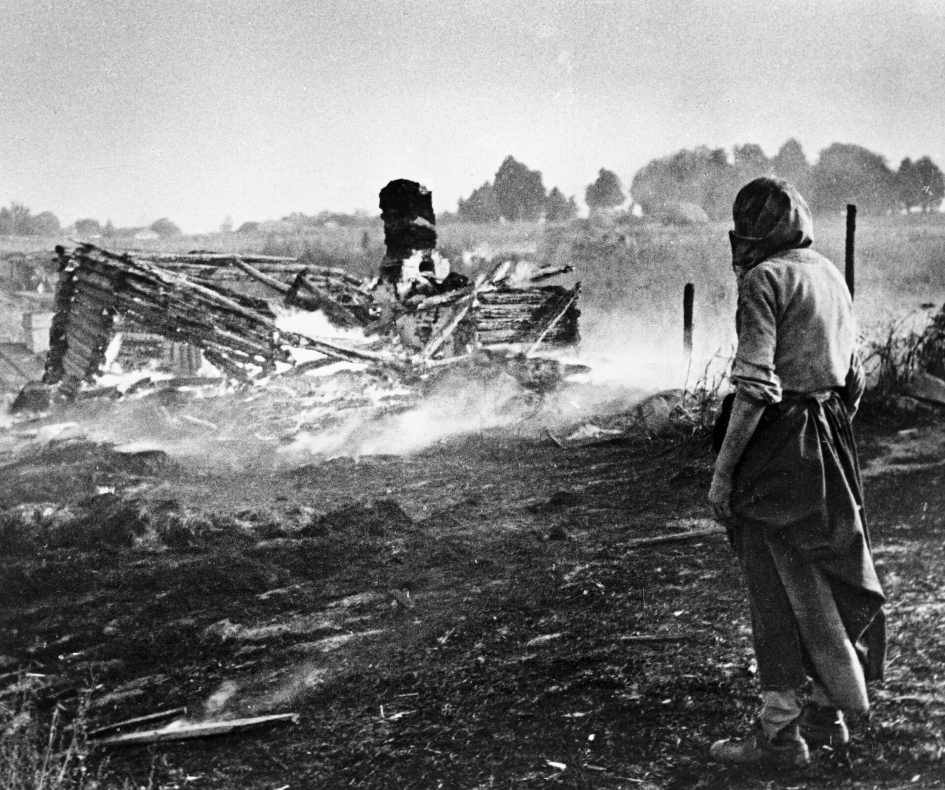 Нацисти спалили белоруско село, 1944. година - Sputnik Србија, 1920, 13.07.2021