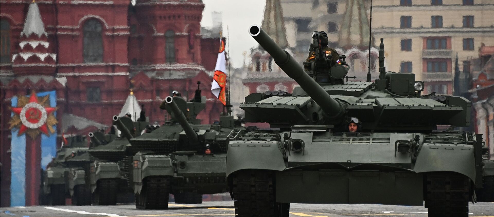 Tenkovi T-72B3M na vojnoj paradi u čast 76. godišnjice pobede u Drugom svetskom ratu, na Crvenom trgu u Moskvi. - Sputnik Srbija, 1920, 09.05.2021
