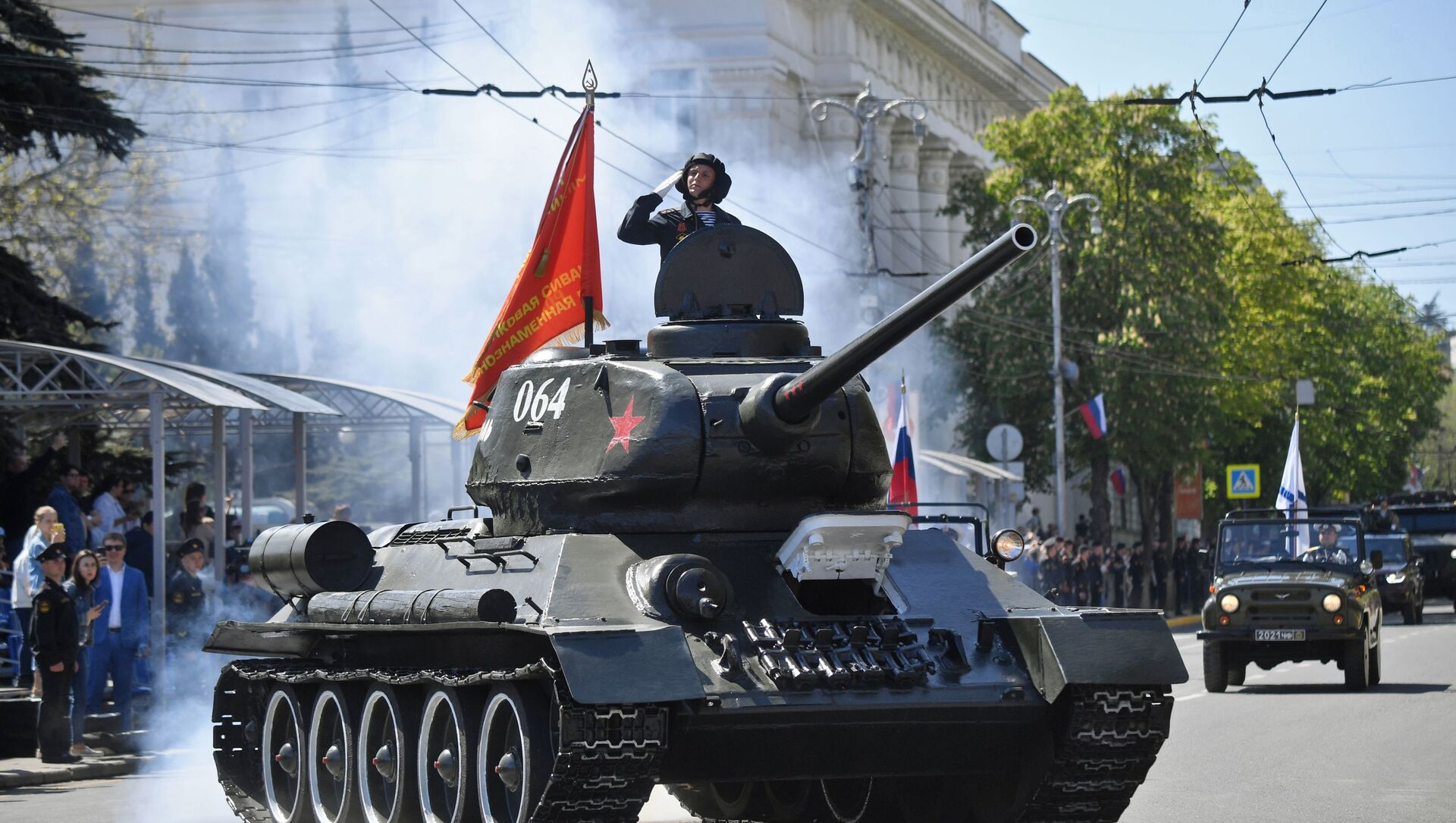 Историјски тенк Т-34 на проби параде у Севастопољу - Sputnik Србија, 1920, 09.05.2021
