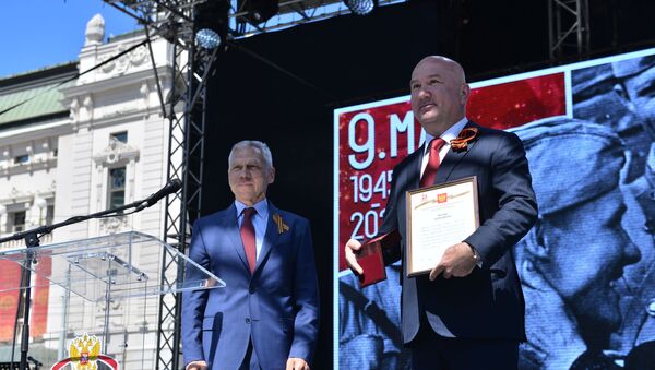 Ненаду Поповићу уручена је медаља поводом Дана победе - Sputnik Србија