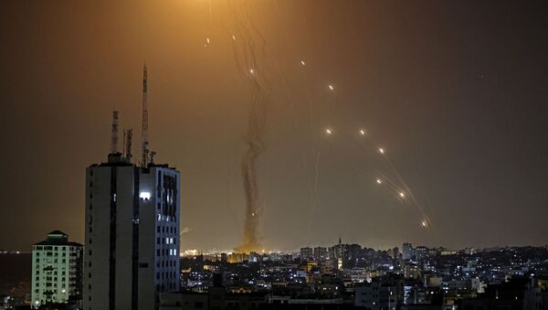 Rakete lansirane iz Gaze lete prema Tel Avivu - Sputnik Srbija