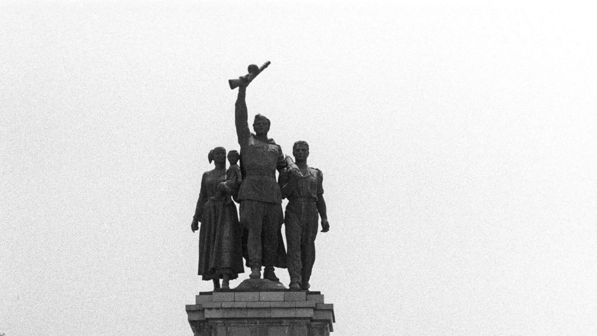 Споменик Совјетској војсци у Софији - Sputnik Србија, 1920, 19.05.2021