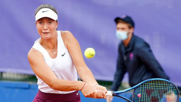 Srpska teniserka Lola Radivojević tokom turnira u Beogradu - Sputnik Srbija