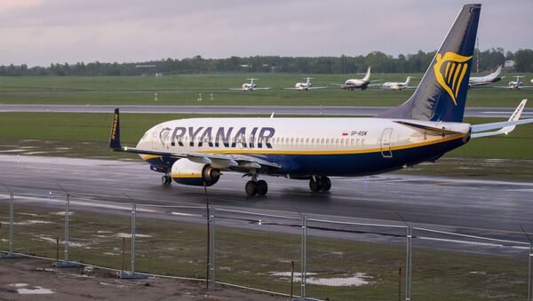 Avion kompanije Rajan er na aerodromu u Viljnusu - Sputnik Srbija