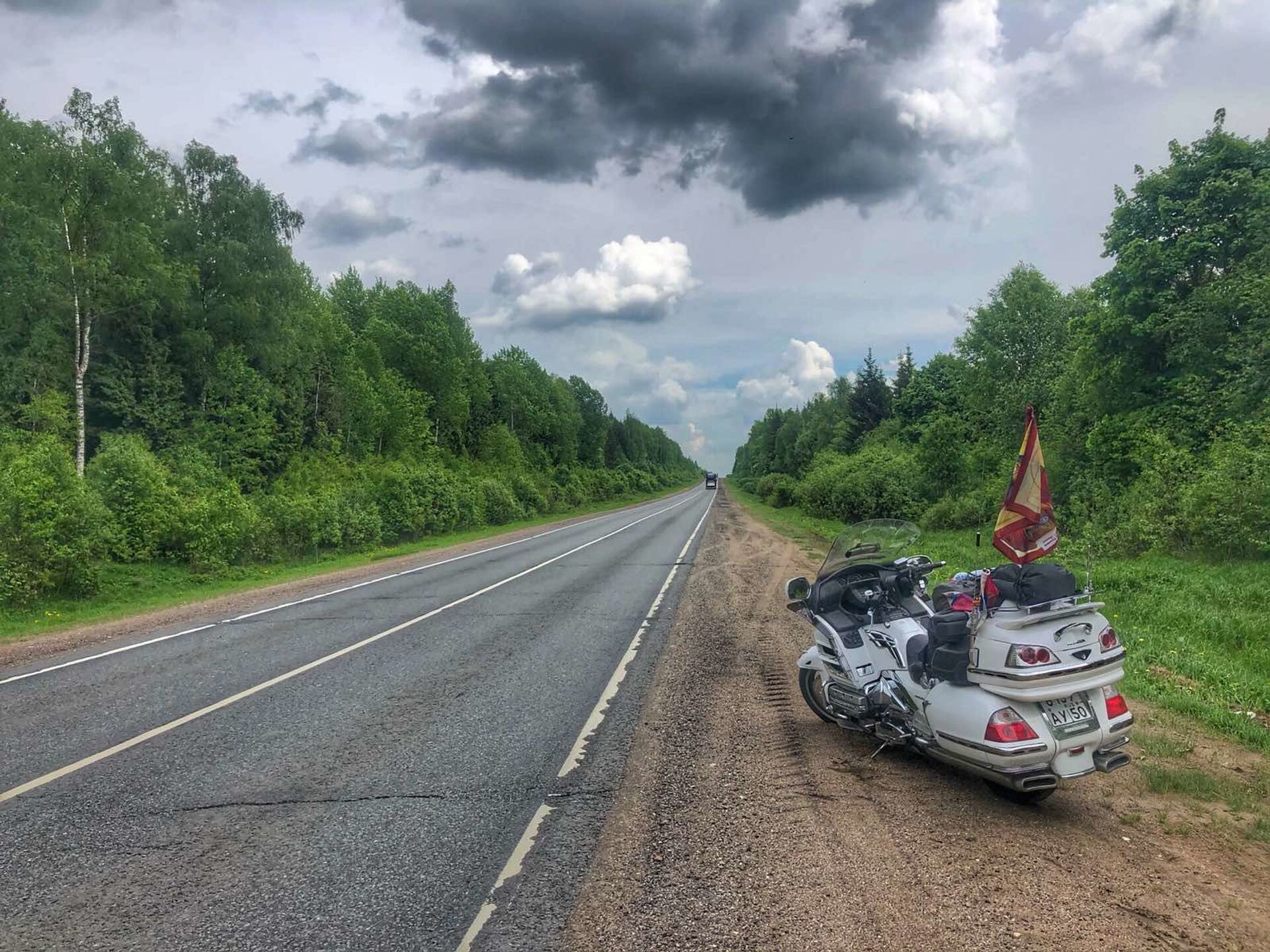 „Noćni vuk“ Slobodan Bašić za 10 dana na motociklu „honda“ prešao je put od 2.950 kilometara, od Moskve do severa Rusije i obratno - Sputnik Srbija, 1920, 13.07.2021