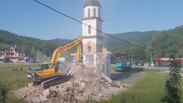 Rušenje pravoslavne crkve kod Srebrenice - Sputnik Srbija