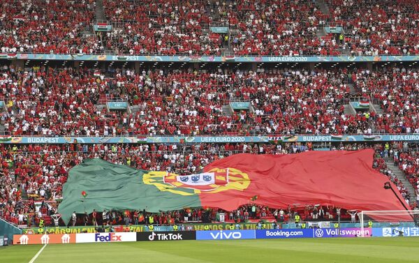 Навијачи Португалије на стадиону „Пушкаш арена“ пред меч са Мађарском - Sputnik Србија