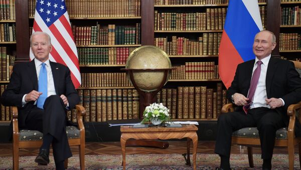 Председници САД и Русије Џо Бајден и Владимир Путин - Sputnik Србија
