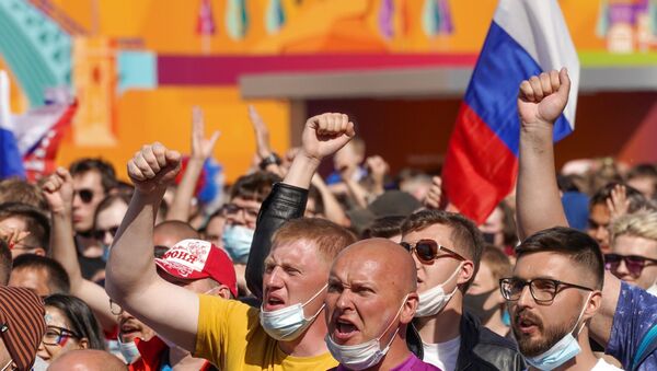 Navijači Rusije ispred stadiona – EURO 2020 - Sputnik Srbija