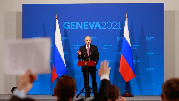 Владимир Путин на конференцији за штампу у Женеви - Sputnik Србија