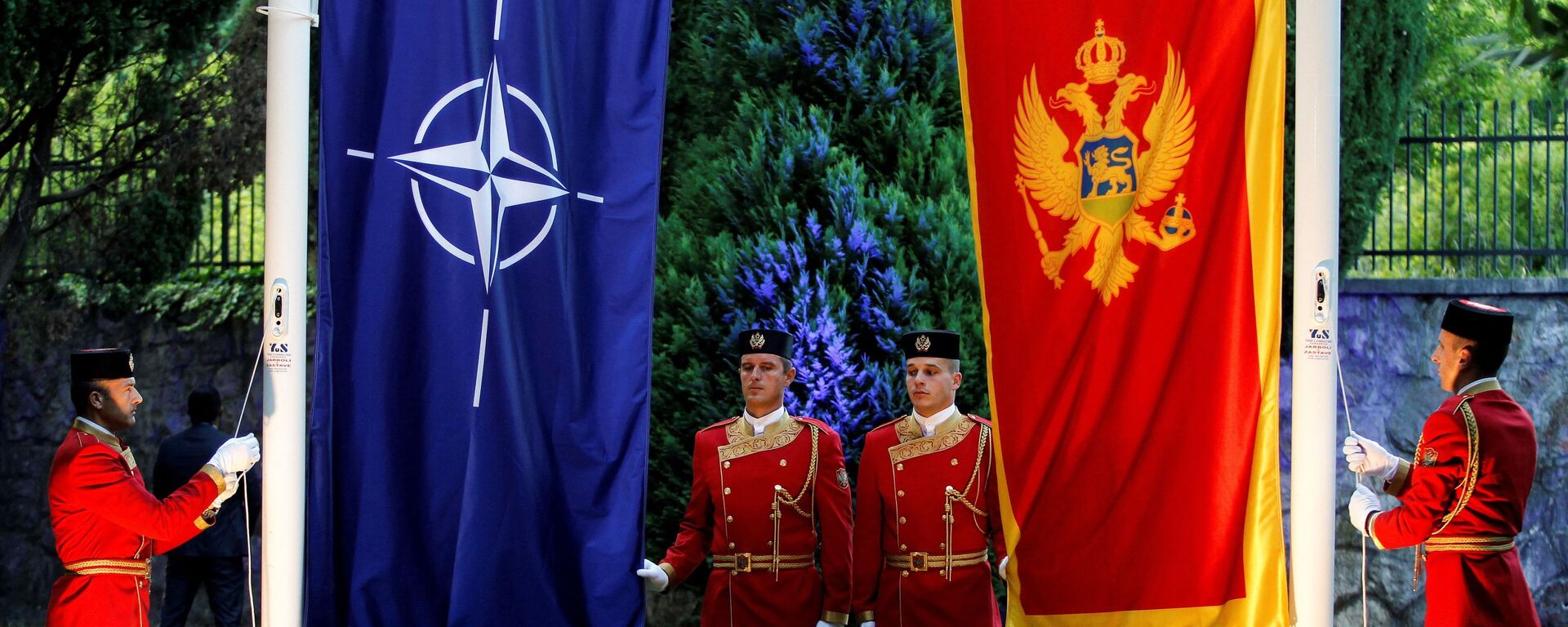 Zastave NATO i Crne Gore - Sputnik Srbija, 1920, 19.07.2021