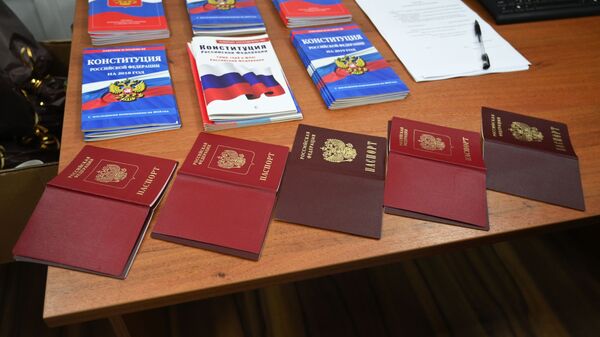 Издавање руских пасоша грађанима Донбаса - Sputnik Србија