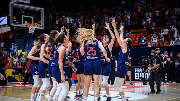 Srpske košarkašice slave pobedu u finalu Evropskog prvenstva - Sputnik Srbija