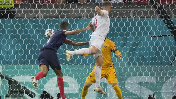 Reprezentativac Švajcarske Haris Seferović postiže gol protiv Francuske - Sputnik Srbija