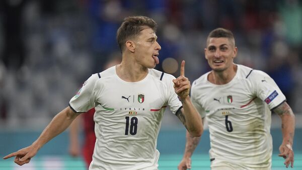 Fudbaleri Italije proslavljaju gol protiv Belgije - Sputnik Srbija