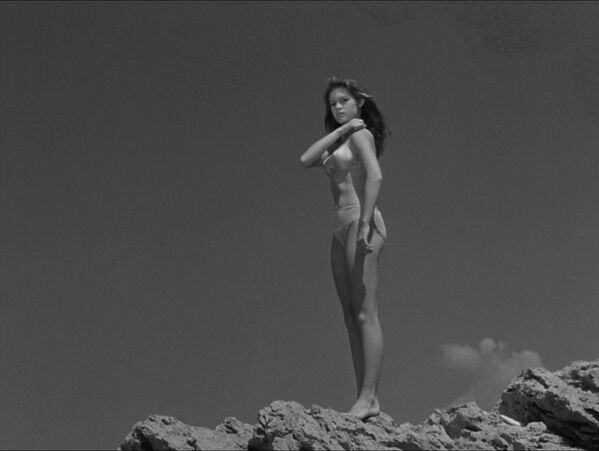 Povratak u vreme kad bikini osvajao svet. „Manina, devojka u bikiniju“, 1952. - Sputnik Srbija